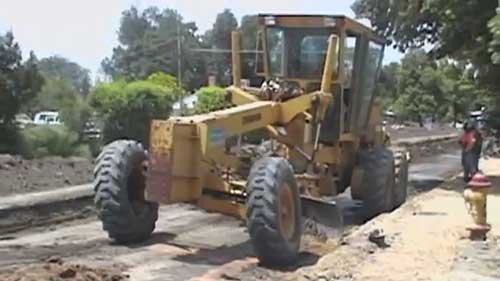 使用水泥渣进行全深式再生技术