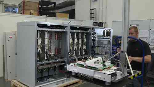 采用ABB牵引变流器的现代化瑞士机车