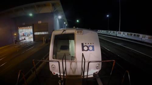 在里士满塔台值夜班