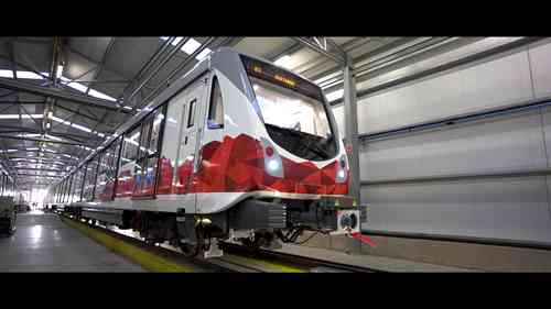 厄瓜多尔首都基多的CAF Inneo地铁列车