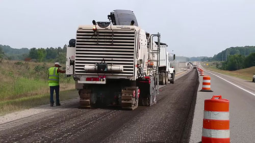 热拌沥青铺路作业（3）：摊铺作业