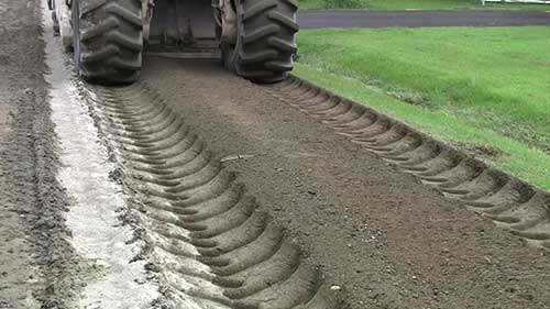 用全深式再生法修复道路底基层
