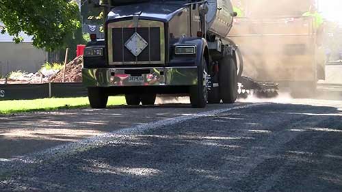 道路底基层全深式再生后碎石封层