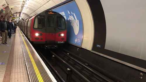 最早的电动地铁列车