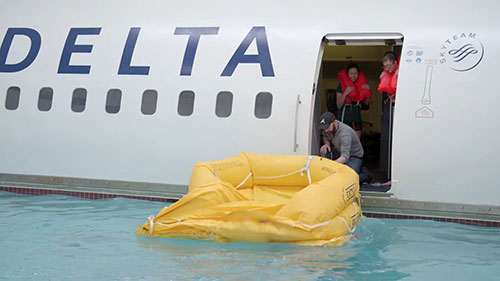 圆梦蓝天：成为达美空乘（6）