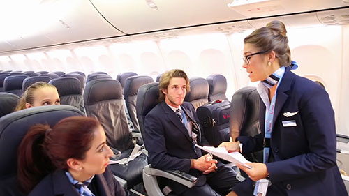 走入幕后：杰特航空乘务员的一天