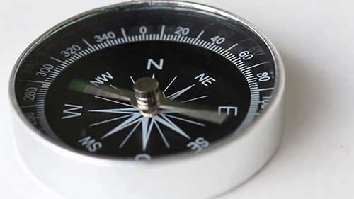 陀螺仪罗盘：让船舶保持航向的神奇仪器