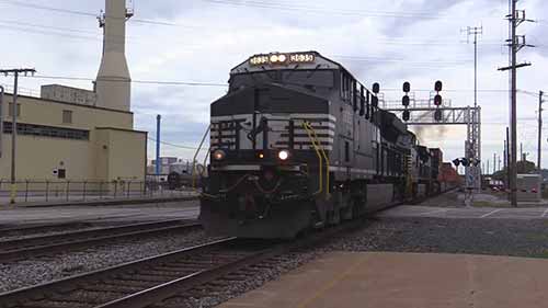 火车说：通用电气GEVO机车