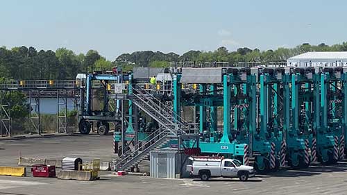 航海人生：跨运式港口起重机非常高效