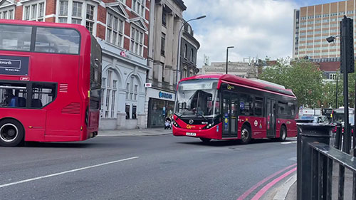 伦敦公交如何运营？