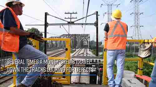 电工如何让列车保持运行