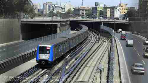 真有橡胶轮胎的列车吗?