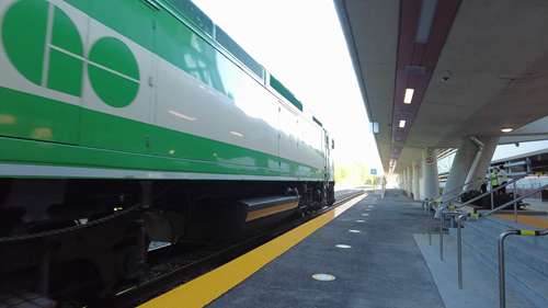 终于等来了：多伦多轻轨