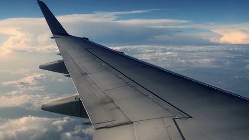 这就是飞机必须在跑道上等待的原因