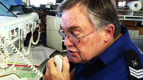 如何使用甚高频海上无线电