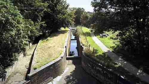 耗资4000万英镑的英格兰中部运河修复工程