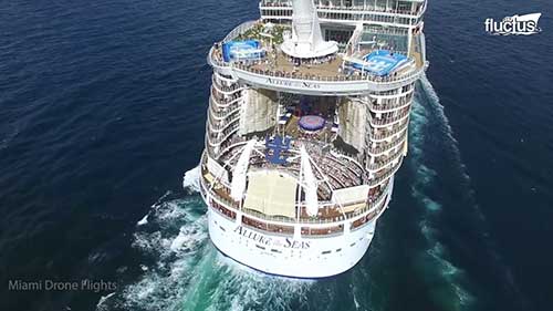 百亿美元巨型邮轮里的生活