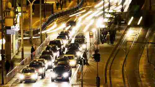 训练人工智能控制交通