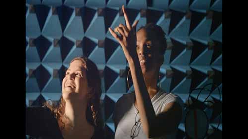 在布里斯托大学学习电气和电子工程