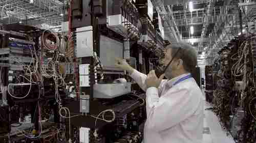 摩托罗拉解决方案网络运营中心（NOC）