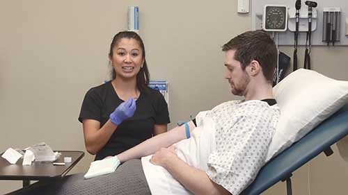 如何插入静脉导管