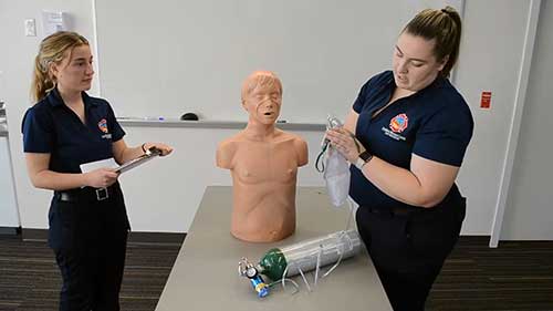 非重复呼吸面罩给氧示范