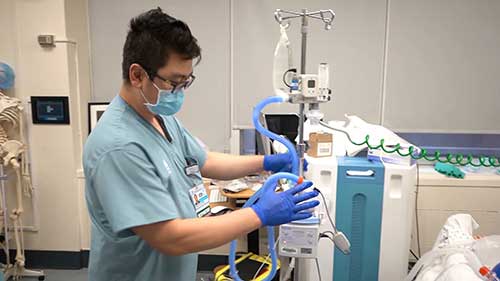 经鼻高流量吸氧装置操作