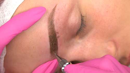 粉雾眉操作时注意事项