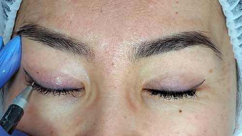 遮盖“发蓝”的眼线