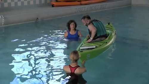 双腿截肢者的康复治疗：游泳训练