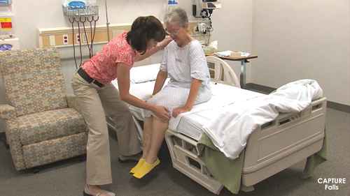 体位转移：仰卧位至坐位