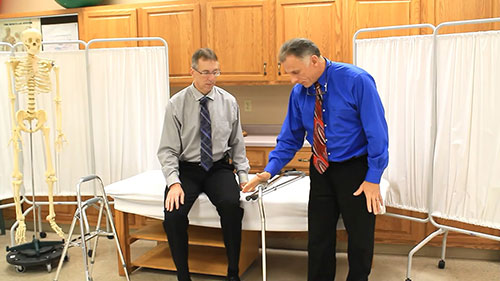 四足型拐杖的选择与使用