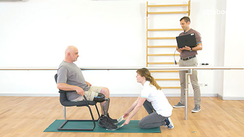 假肢步态训练：起身与坐下