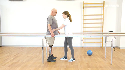 假肢步态训练：稳定站立