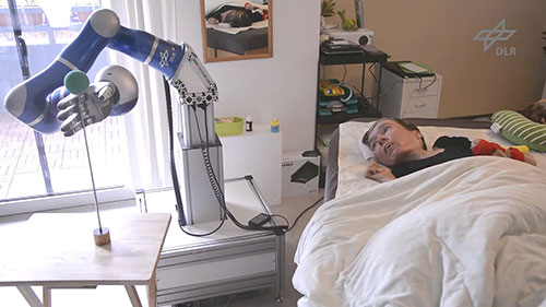 轮椅辅助机械臂