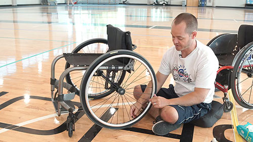 轮椅养护：后轮检修