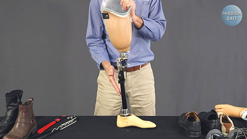 假肢训练 03 选择鞋袜