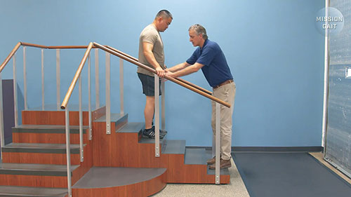 截肢者怎么走坡路和楼梯