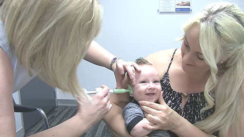 为婴幼儿验配助听器