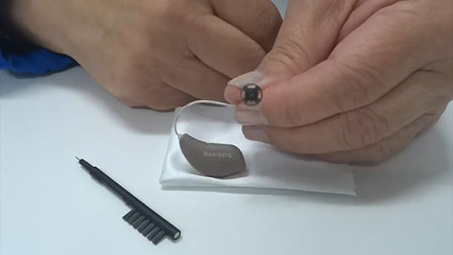 外置受话器式助听器的清洁