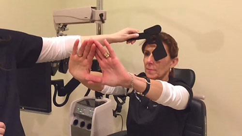 针孔片验光操作