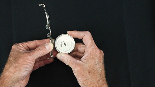 如何使用焦度计：检验双焦镜片