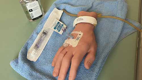 护理技巧：盐水冲洗