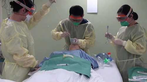 危重症患者的气管插管