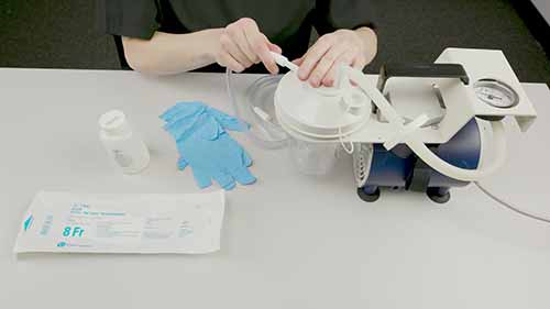 套筒导管吸引术