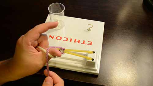 学习双手打方结