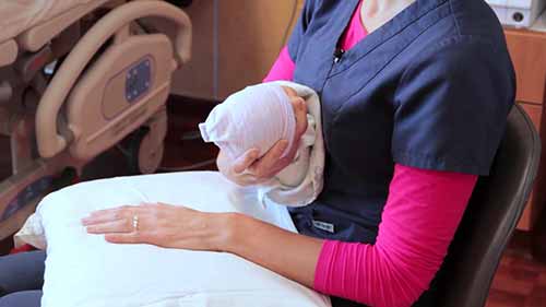 13种母乳喂养姿势