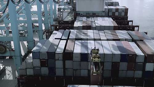 码头起重司机的一天