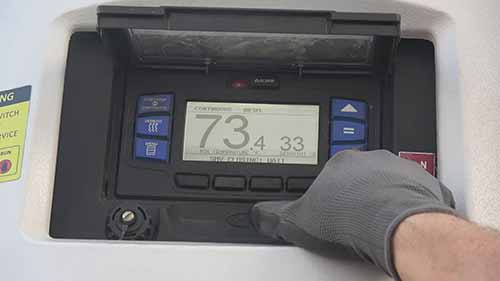 如何操作冷藏车上的面板