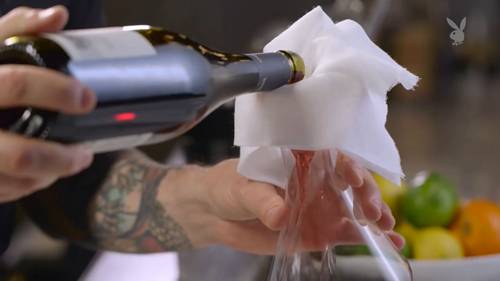 开葡萄酒时瓶塞断了怎么办